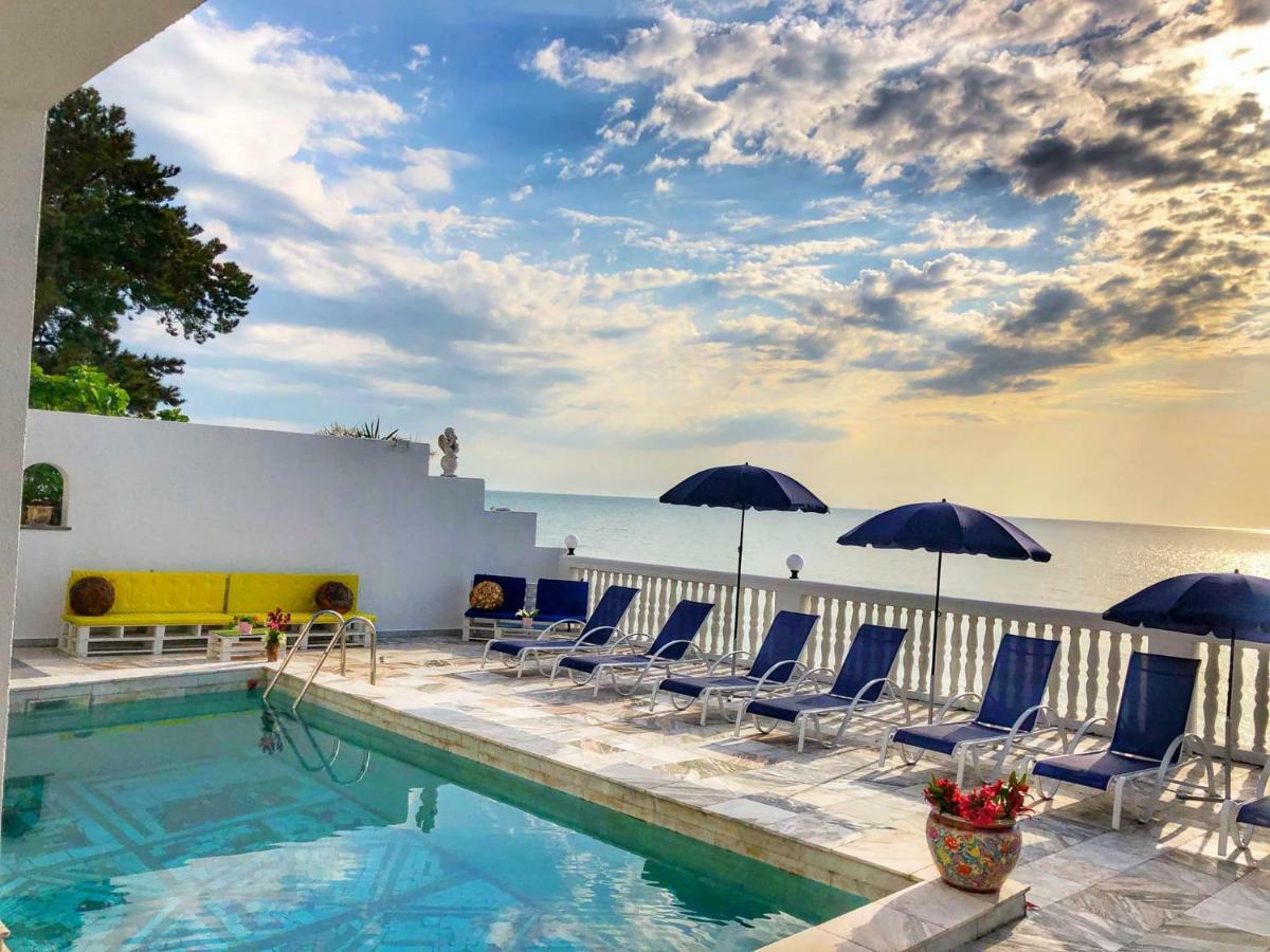 Hotel Tramonto ชากวี ภายนอก รูปภาพ
